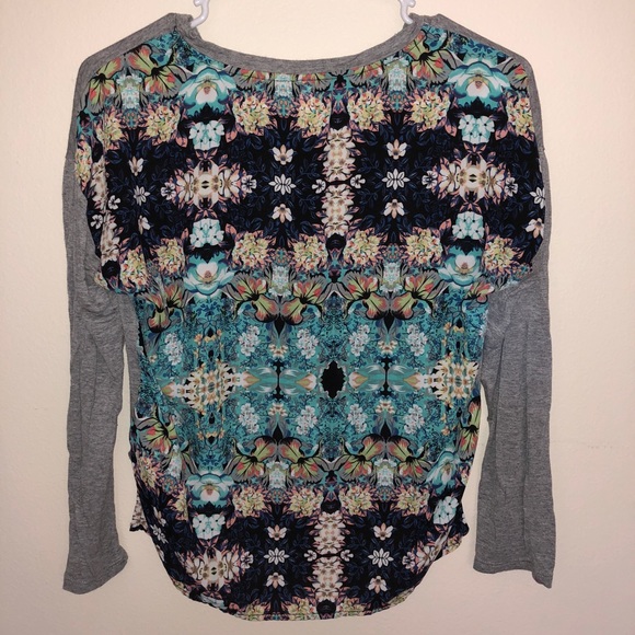 Floral Skull Top - Picture 2 of 3